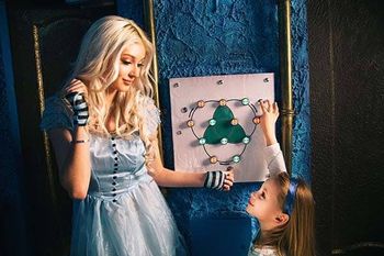 magic triangle puzzle | Alice in Mirrorland escape room