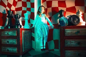 chess room | Alice in Mirrorland escape room