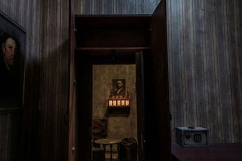 Natural candles| Haunted motel escape room