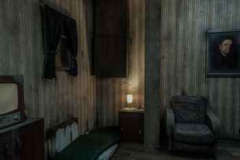 Amazing decorations | Haunted motel escape room