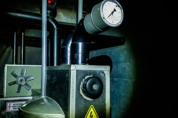 activate generator | Zombie Bunker escape room