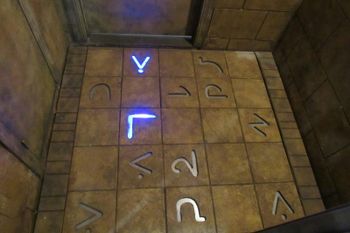 moving floor | The Dig escape room